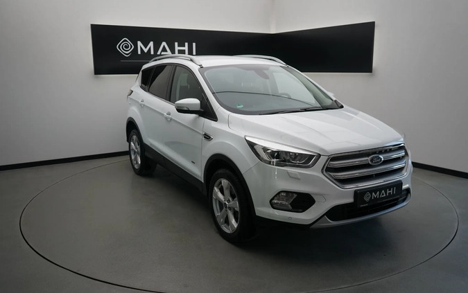 Ford Kuga cena 74999 przebieg: 92860, rok produkcji 2018 z Ryki małe 326